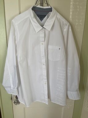 Tommy Hilfiger White Long-Sleeve Button-Down Dress Shirt